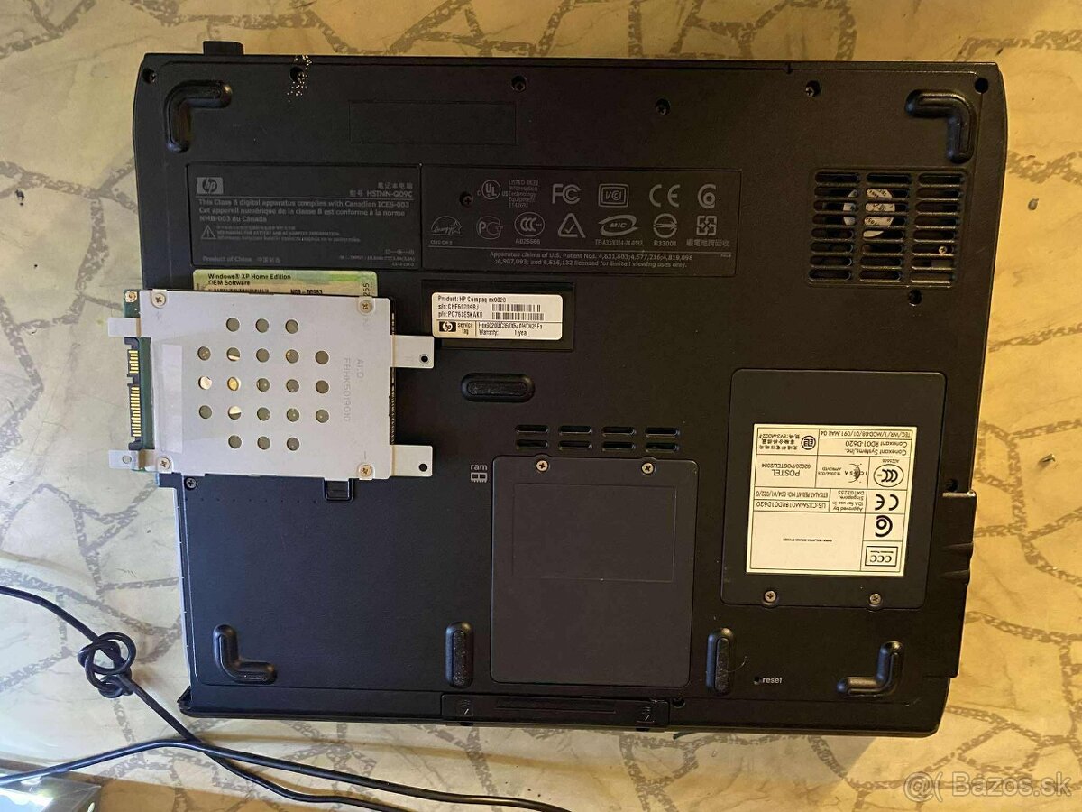 Predám starý notebook z win xp Intel cereon m 756 mb ram 40 - 4