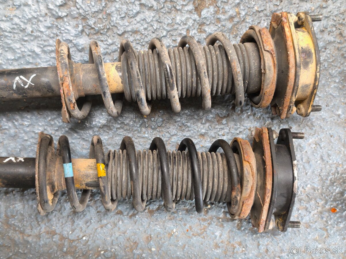 SUBARU XV - tlmiče komplet s podložkami - 4