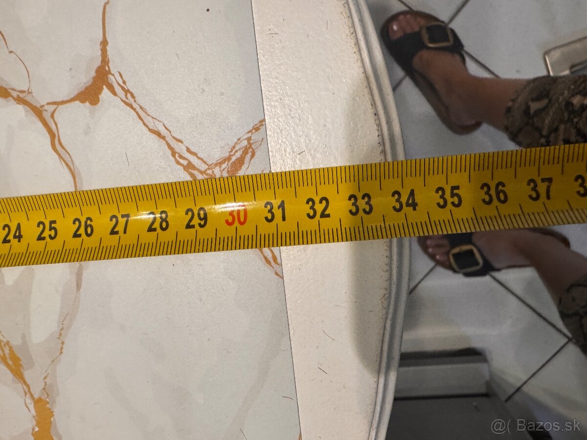 PREDÁM TENTO ŠEDÝ STOLÍK - 4