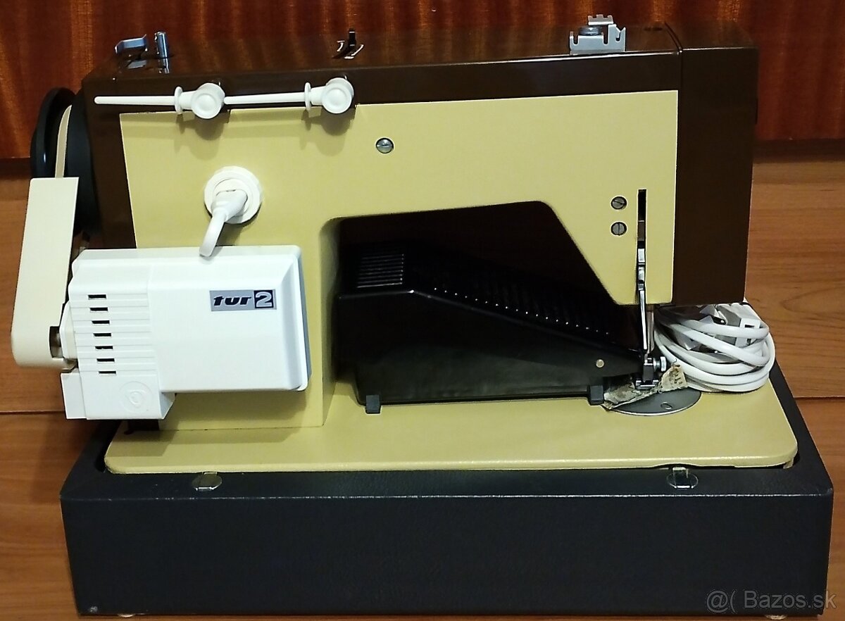 Šijací stroj značky Veritas. - 4