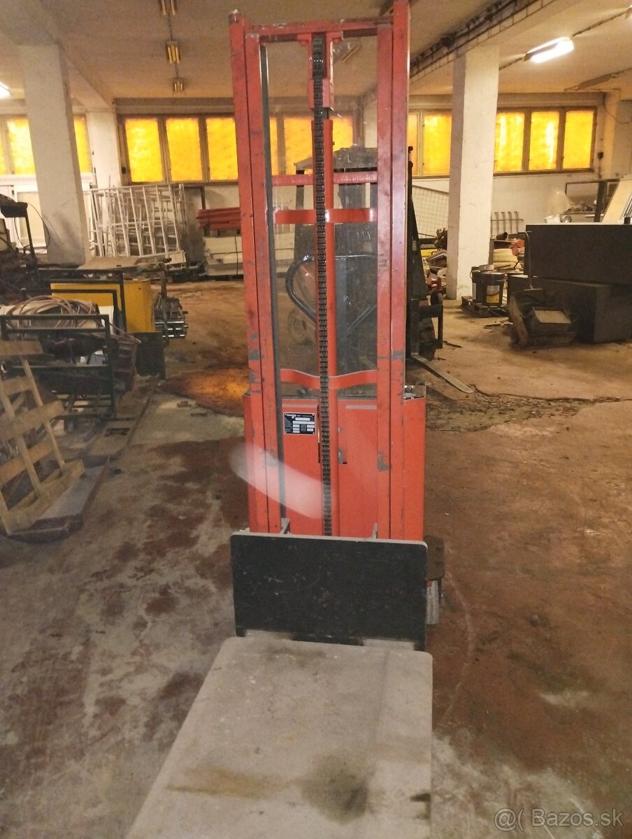 Elektrický vysokozdvižný paleťak - 4