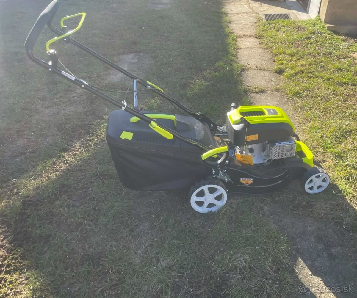 Benzinova kosačka - 4