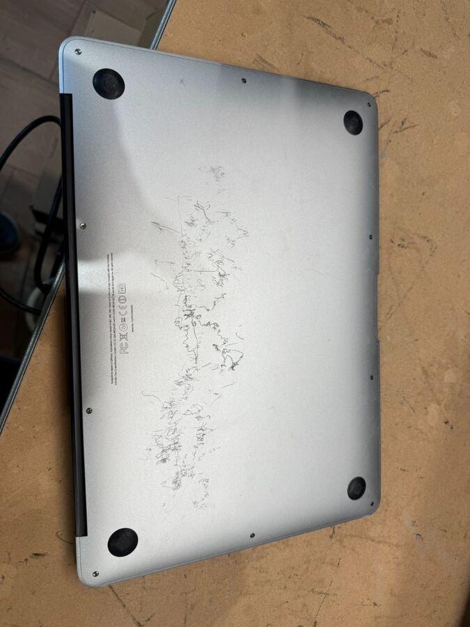 Predám MacBook Air 13" (A1369) – na diely - 4