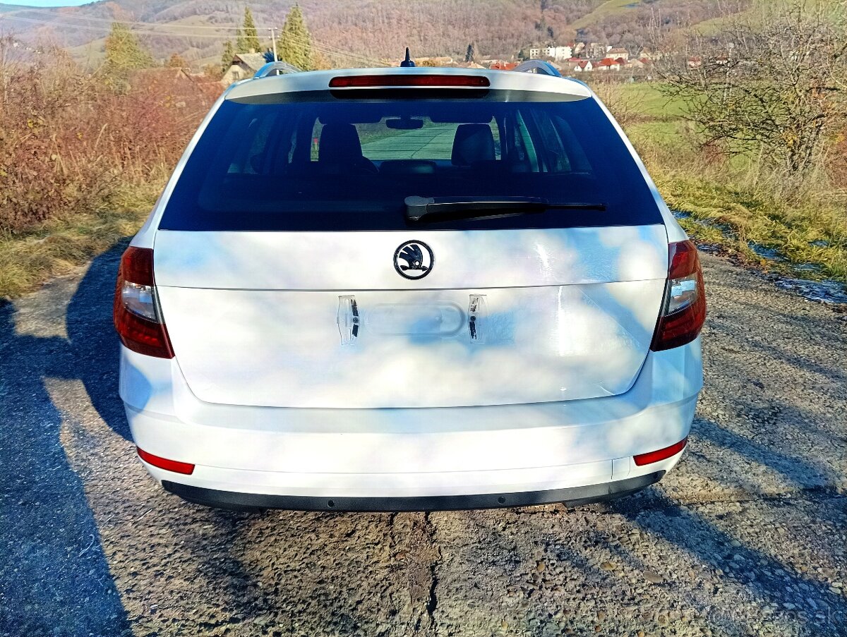 ŠKODA OCTAVIA COMBI lll 1,6 TDI CR MODEL 2020 - 4