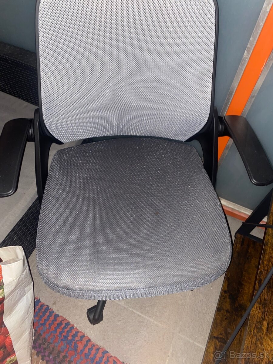 Kancelarsky stol a stolicka - 4