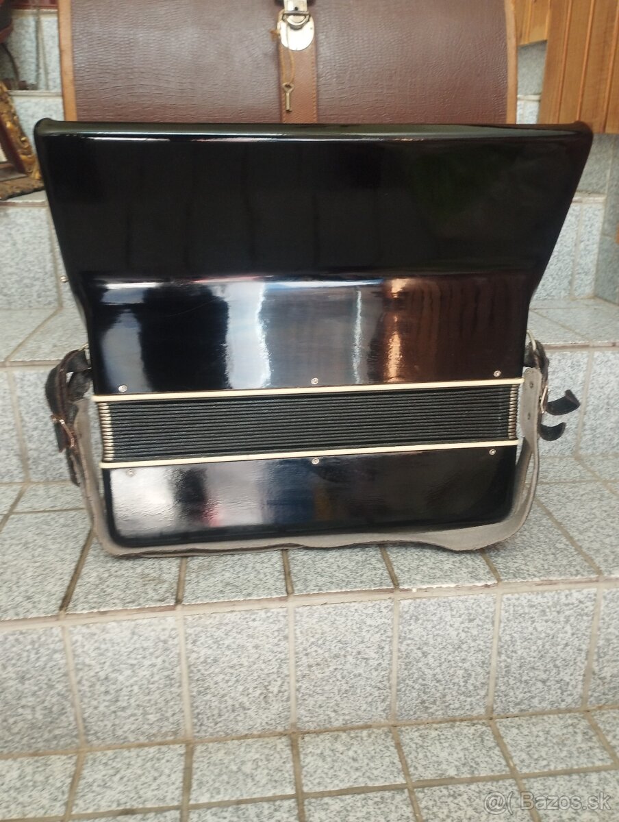 Harmonika ,akordeón ,heligonka - 4