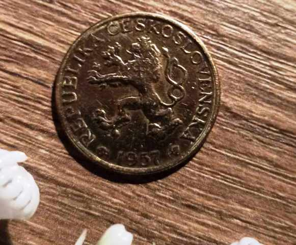 ČESKOSLOVENSKÉ / SLOVENSKÉ - MINCE / BANKOVKY - 4