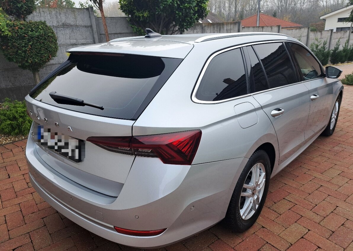 Škoda Octavia Combi 4 Premium DSG - 4