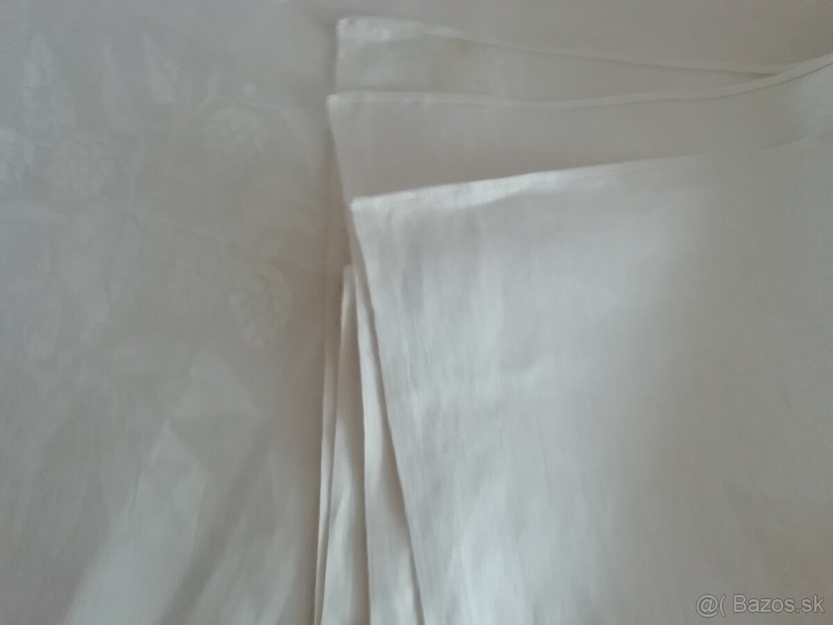 NOVÝ RETRO OBRUS DAMAŚKOVÝ - 4