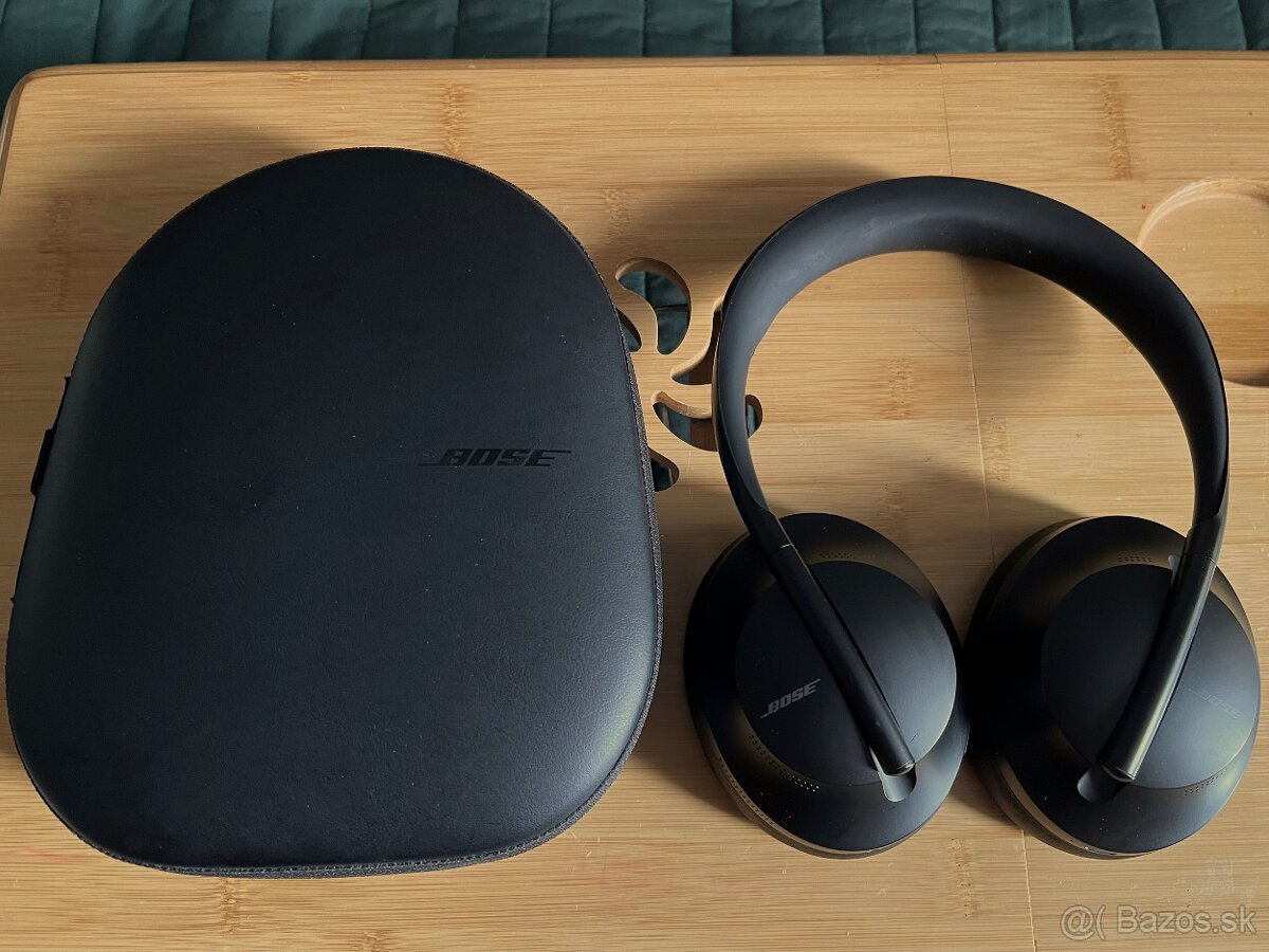 Bose Noise Cancelling Headphones 700 - 4