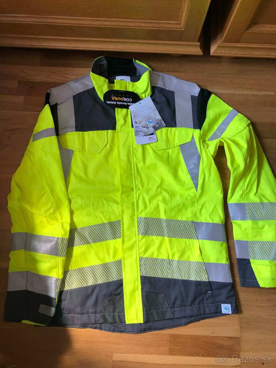 Oblečenie pre pilčíckov/do lesa - nohavice, bundy, obuv MIX - 4