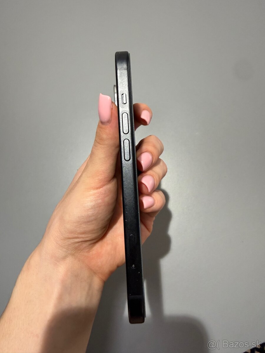 iPhone 15 - 4