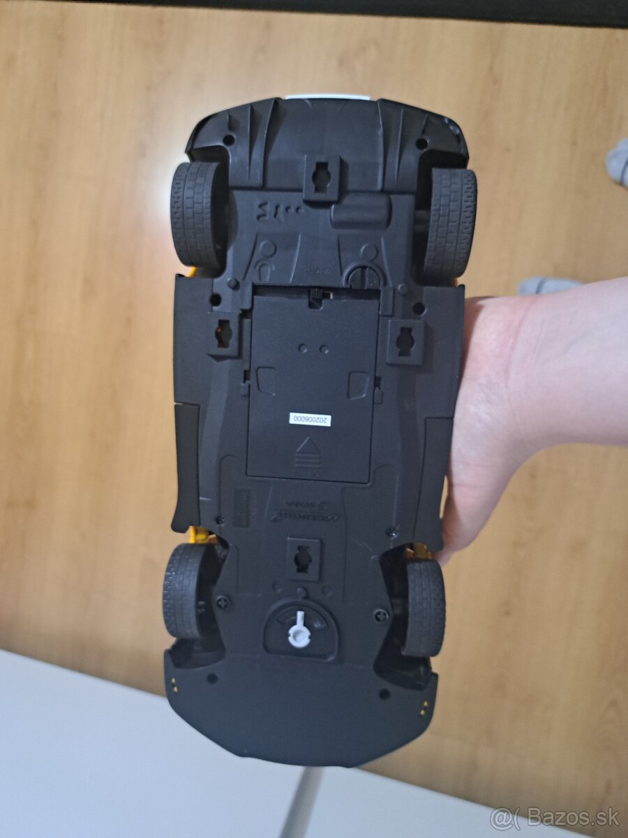 Auto na ovládanie - 4