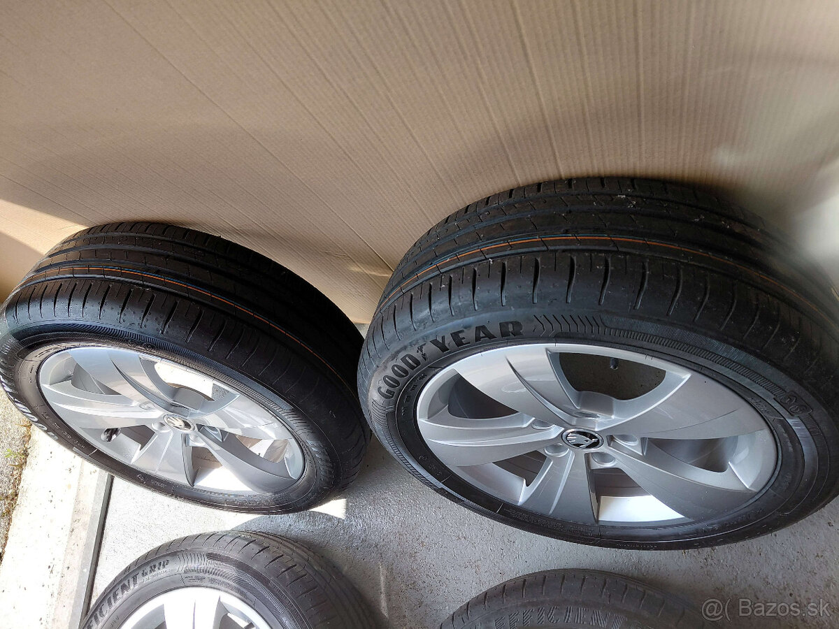 17" Skoda Superb - 215/55R17 - 4
