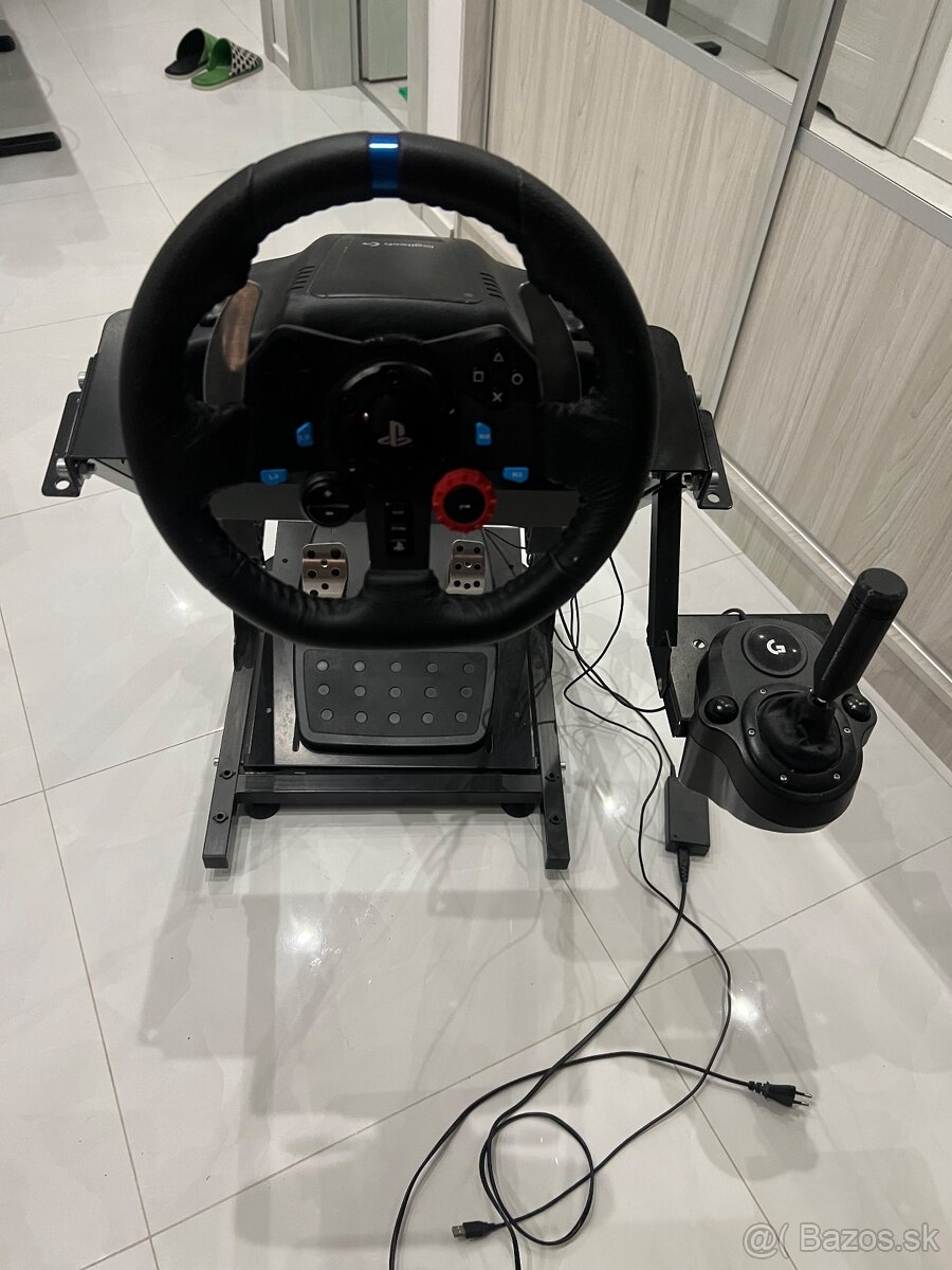Logitech cely set na stojane - 4