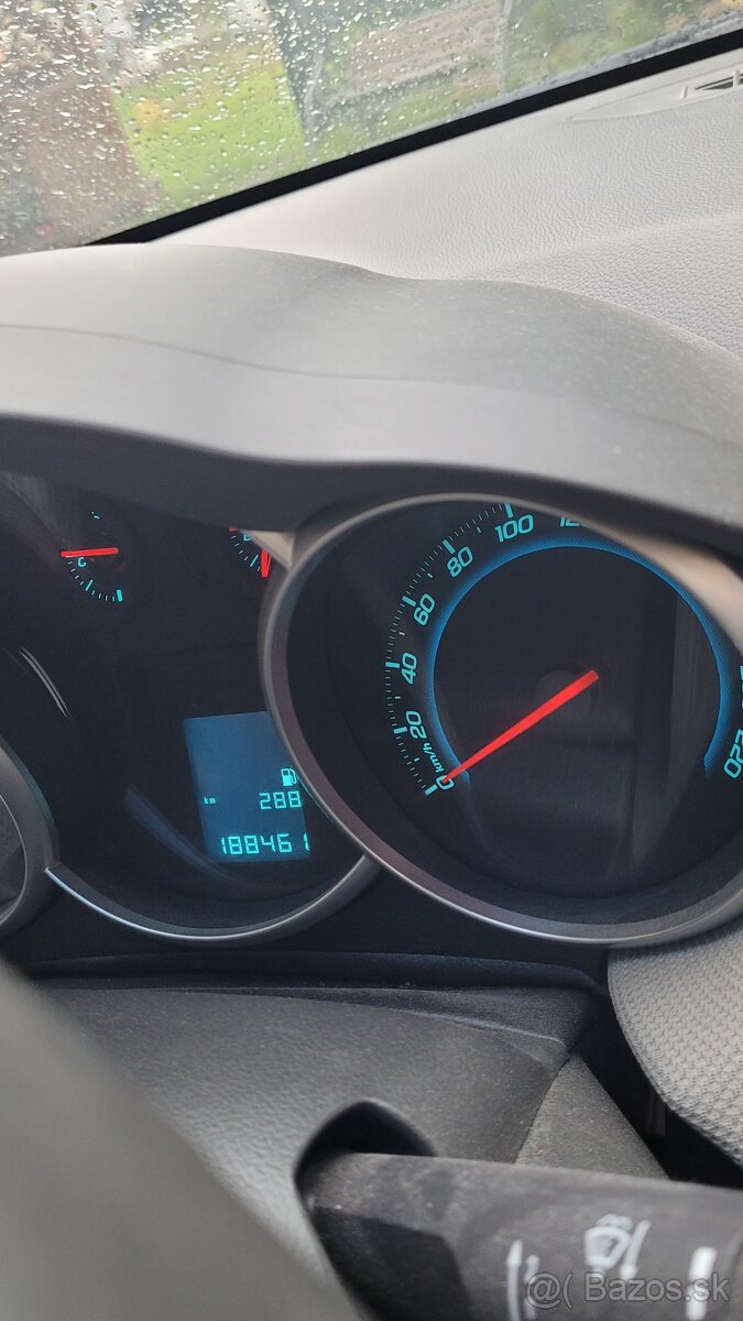 Chevrolet Cruze 1.6 - 4