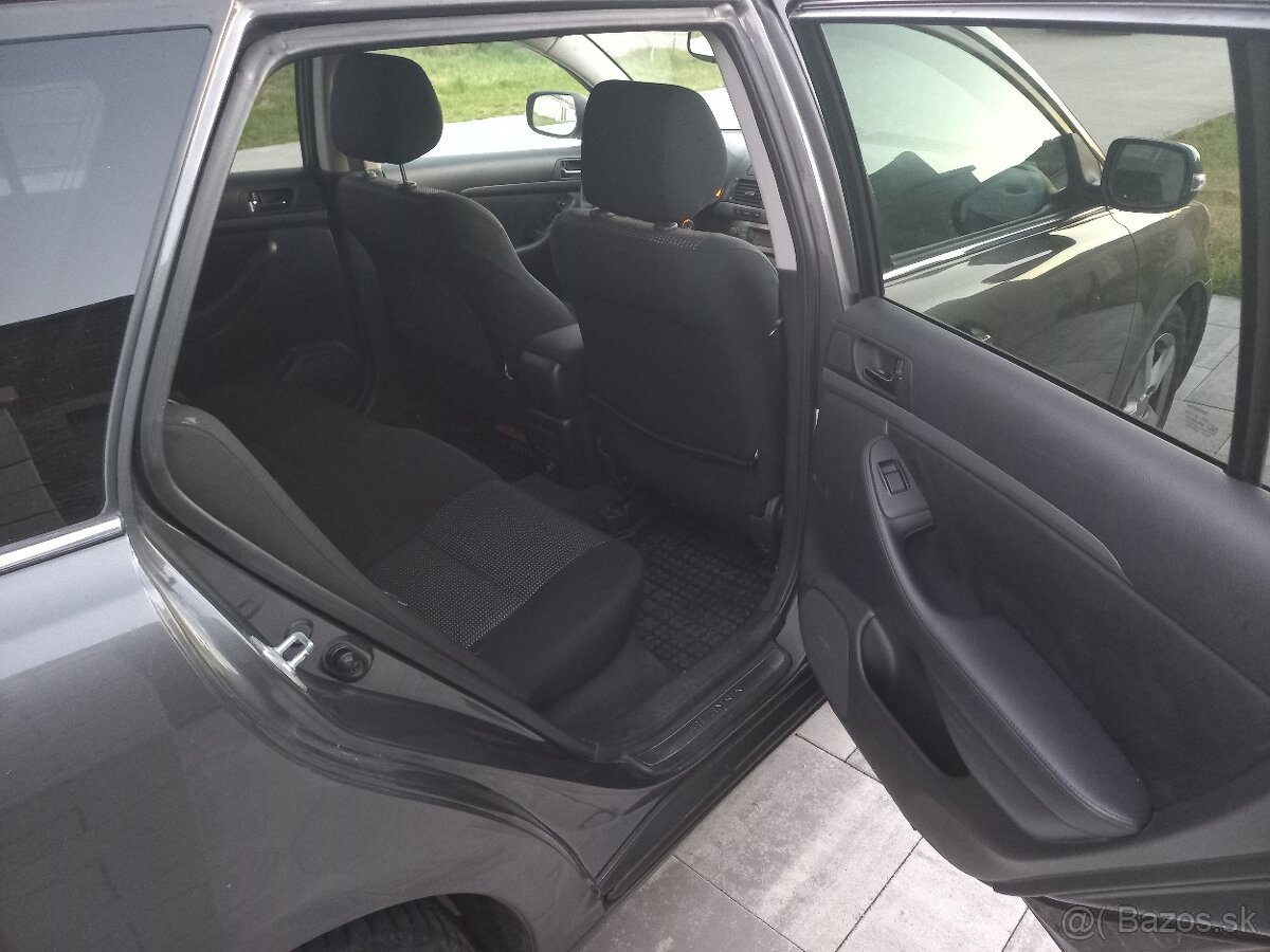 Predam Toyota Avensis combi 2.2 D4D - 4