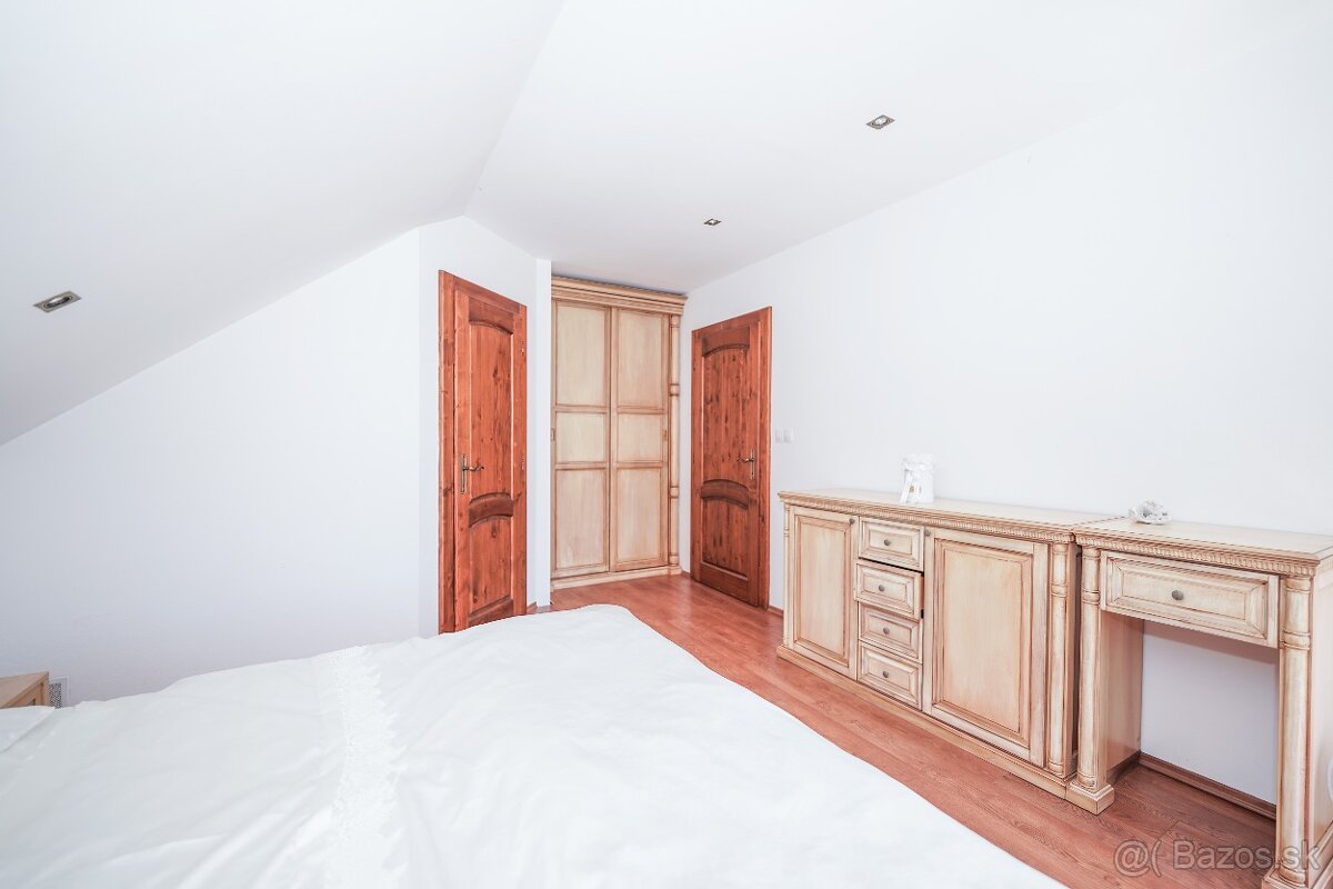 Rodinný dom v obci Rovinka na predaj - 4