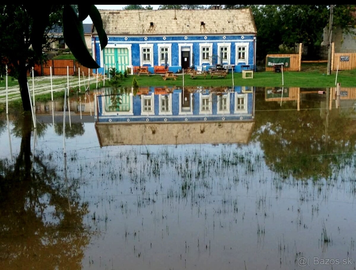 Výnimočná udalosť s dvomi domami a - 4