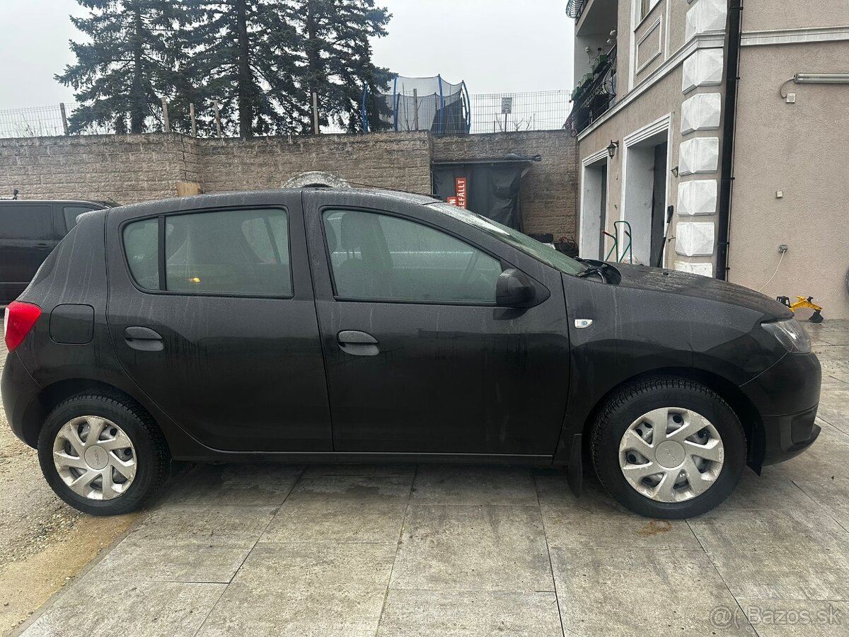 DÁCIA SANDERO 1,2 BENZÍN 4 VALEC ROK 2015 KLIMA - 4