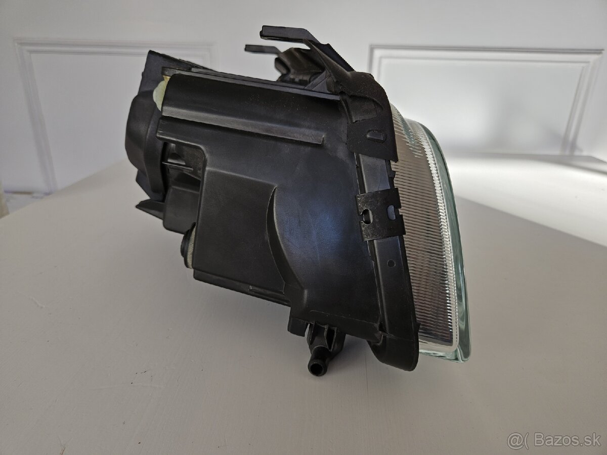 Svetlomet Audi A4 B5 Nový - 4