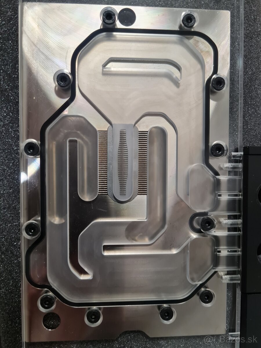 Vodný blok EK-Quantum Vector RX 6800/6900 D-RGB-Nickel+Plex - 4