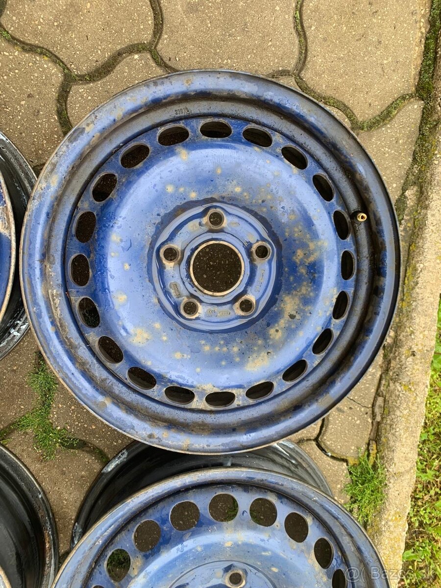 Predám 4ks plechové disky 5x112 R15 - 4