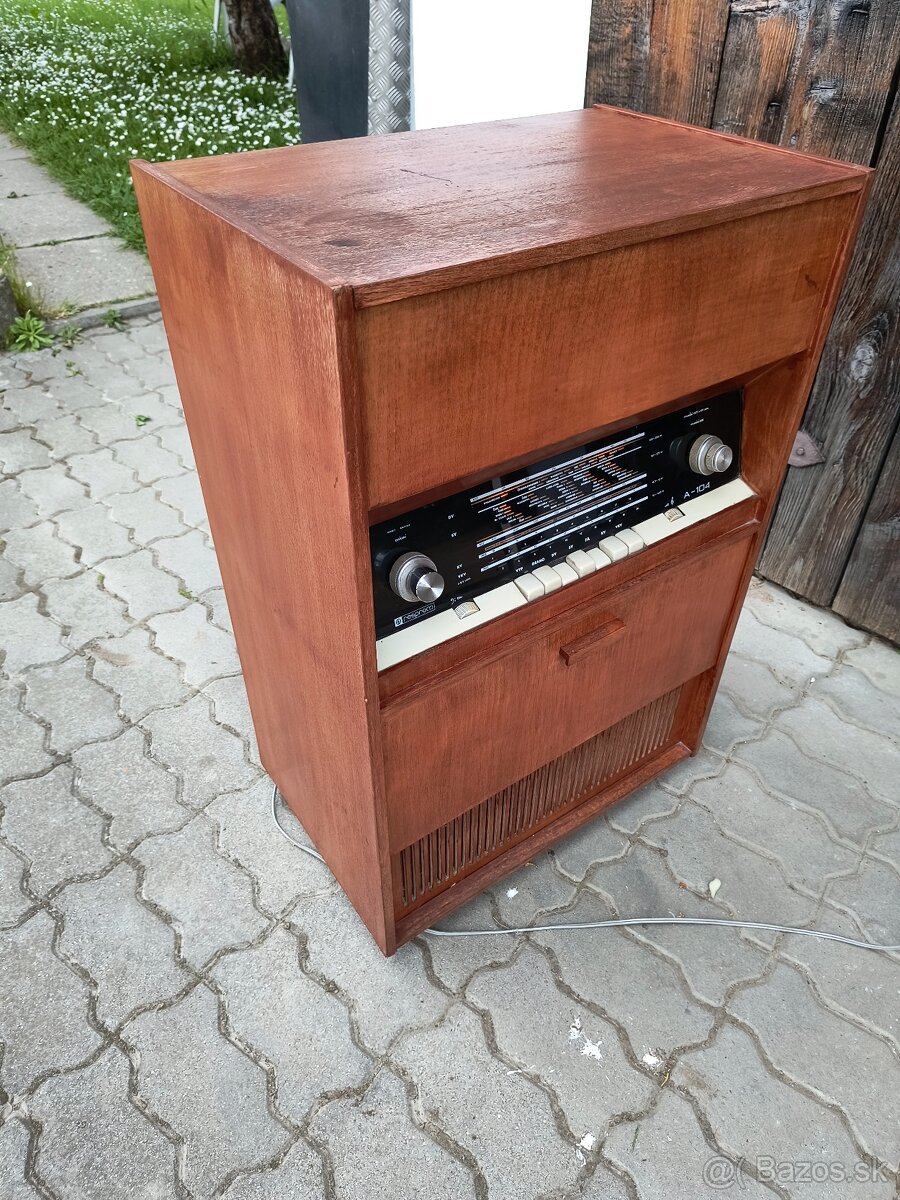 Staré rádio s gramofónom Resprom - 4