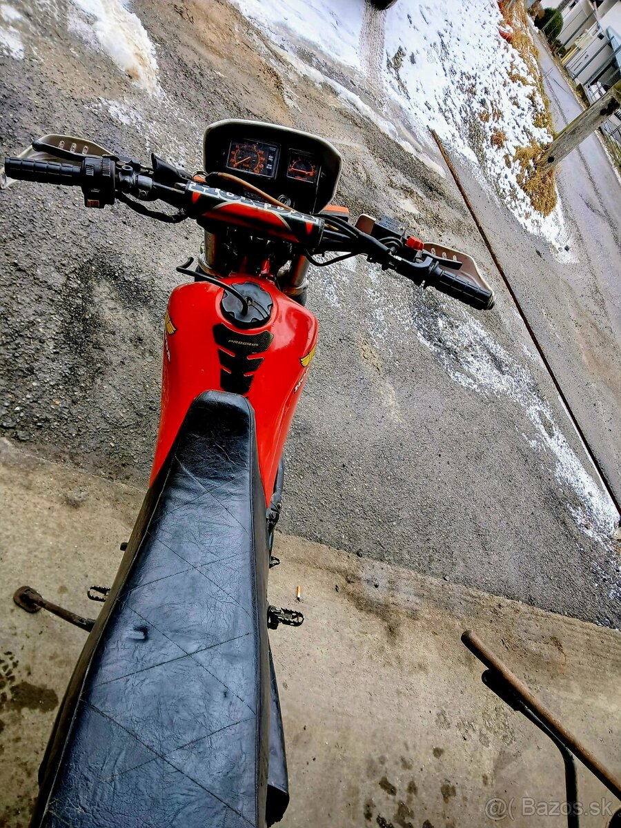Honda XL 600R.