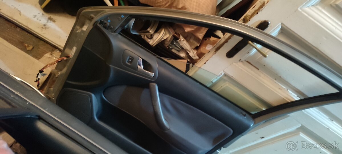 Octavia 1 tour dvere - 4