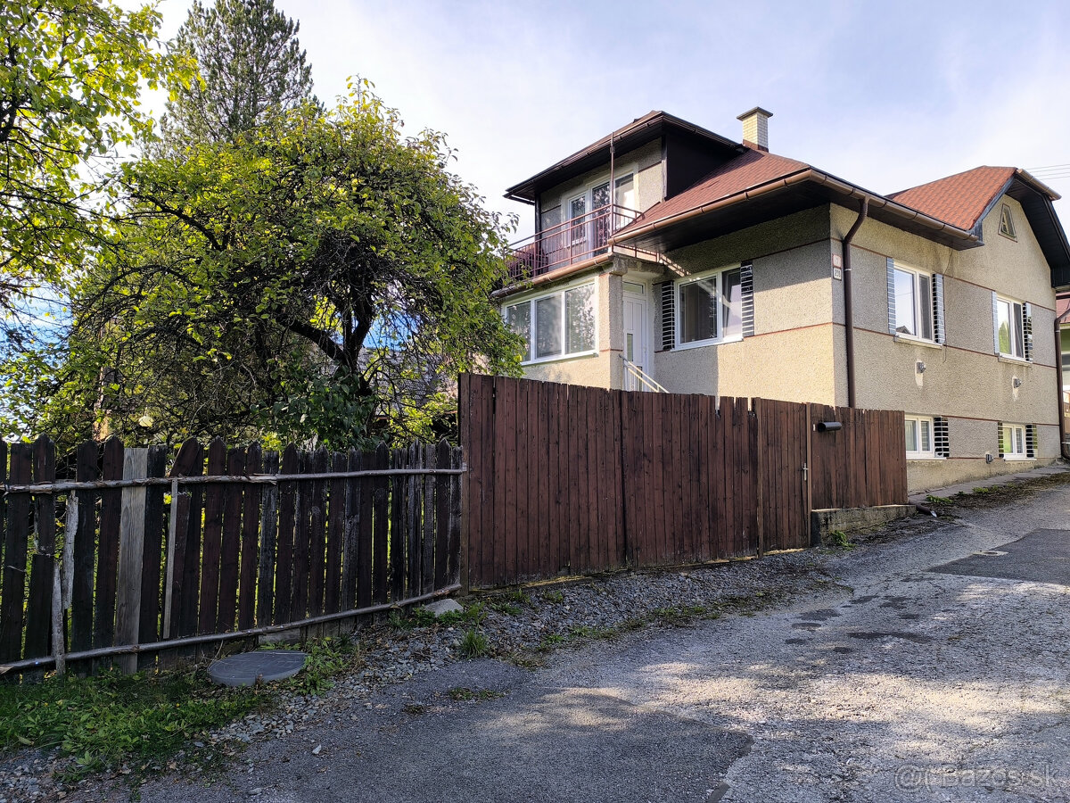 - R E Z E R V O V A N É - DOM CHALUPA V TICHEJ BOČNEJ ULICI - 4