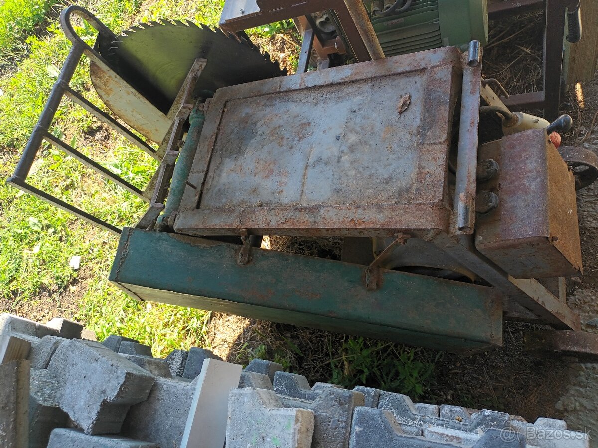 Cirkulár a štiepačka dreva - 4