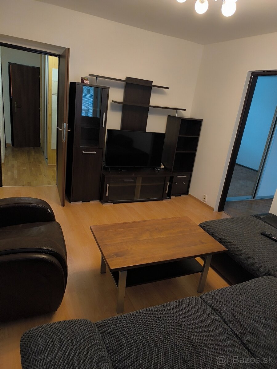 Prenájom 3 izbového bytu - sídlisko 1 - 4