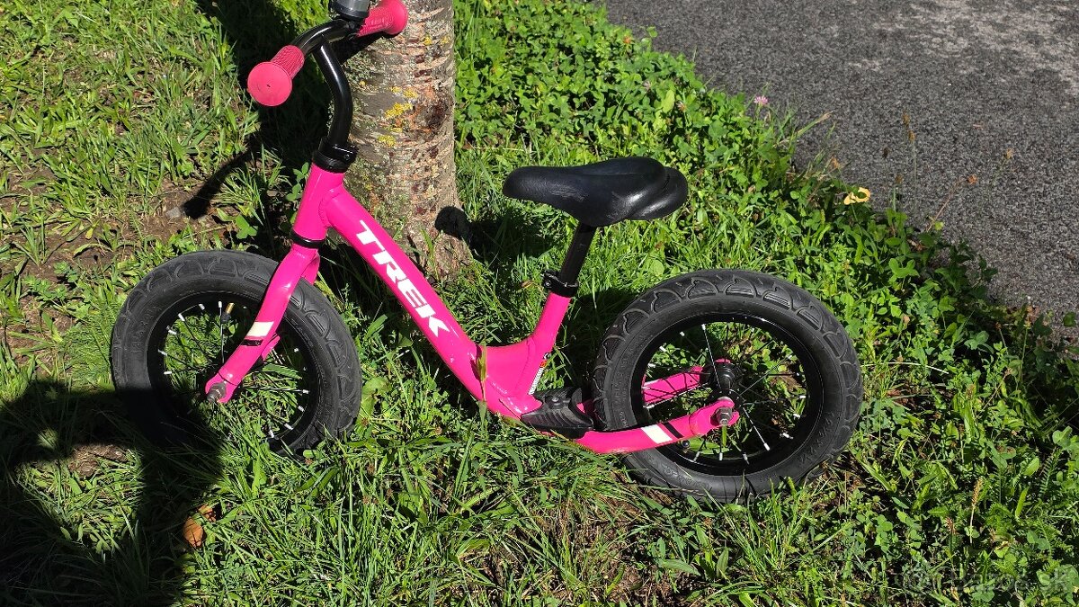 Predám odrážadlo TREK Kickster 12 - 4