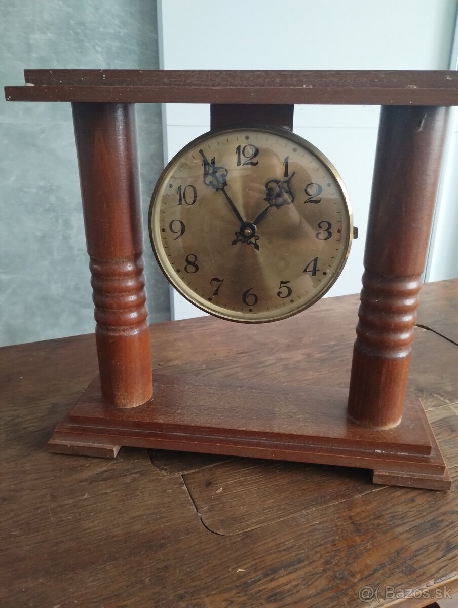 Predám 80 ročne hodiny drevene - 4