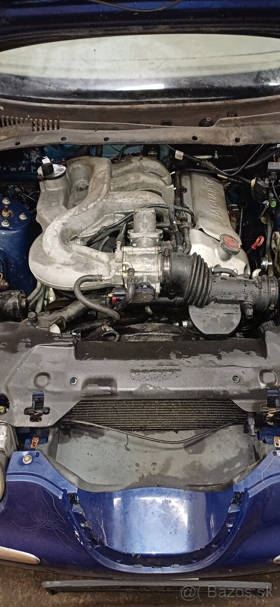 Rozpredám Jaguar S-type 3.0 V6 rok 2000 - 4