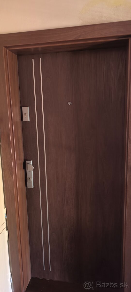 Vonkajšie bytove dvere - 4