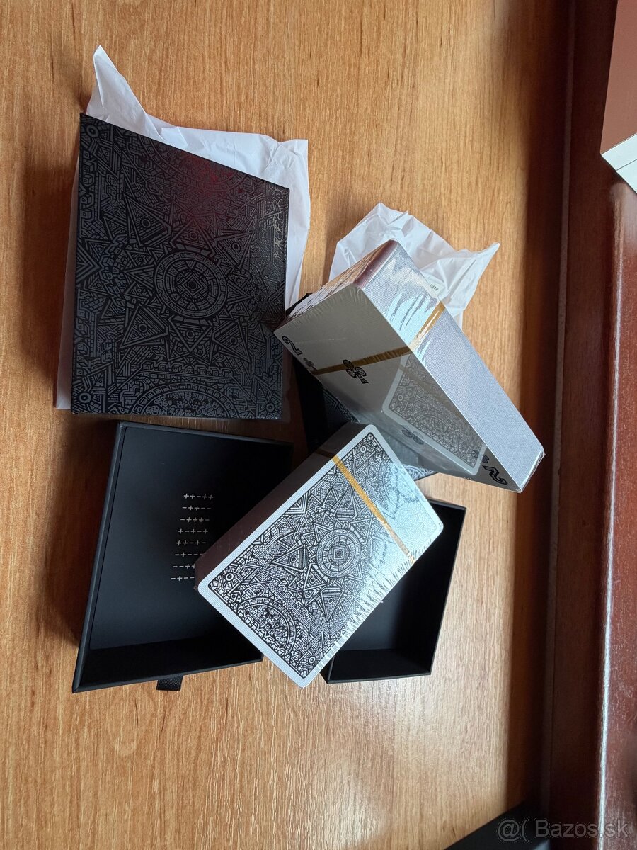 Dbrand robot city hracie karty - 4