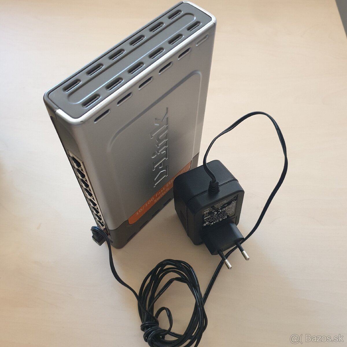 Predám D-Link Ethernernet Switch DES-1008D - 4