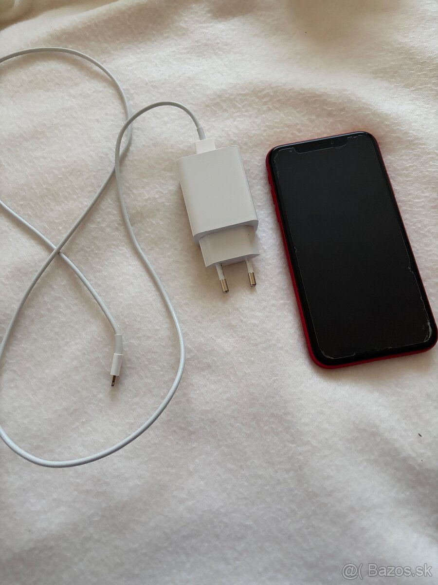 iPhone XR (Červený) 64 GB – v dobrom stave - 4