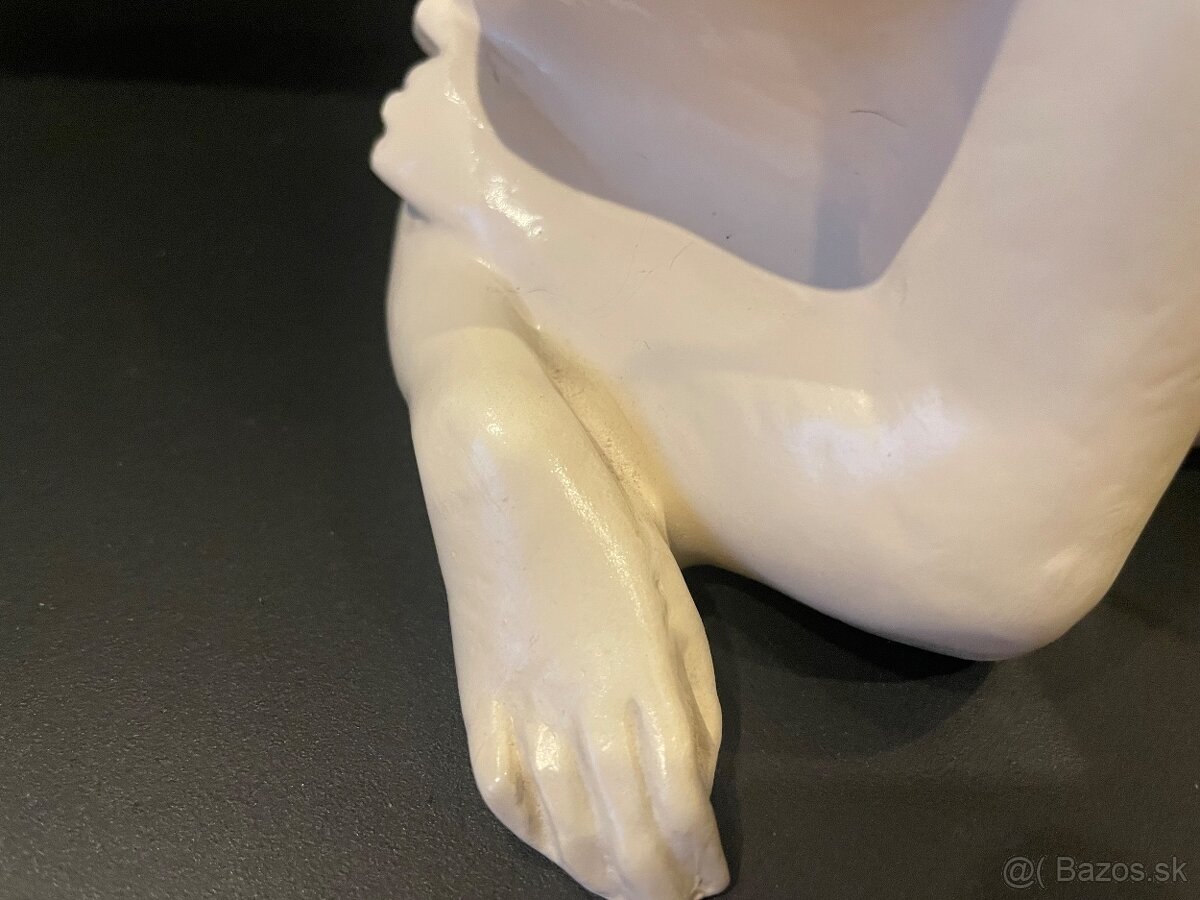 Retro socha ležiacej ženy - 4