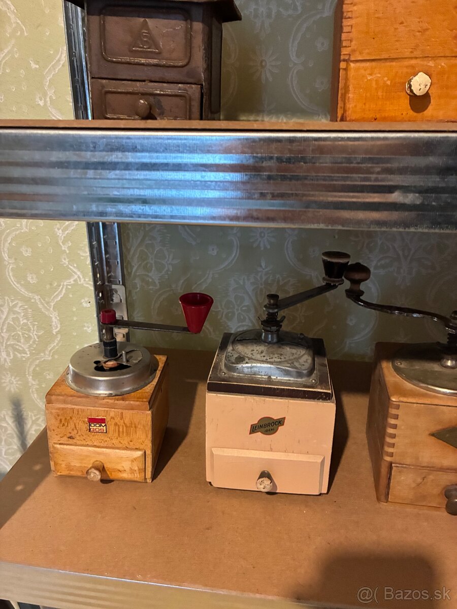 Starožitný mlynček na kávu - 4