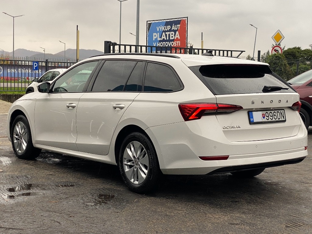Škoda Octavia Combi 2.0 TDI SCR Ambition - 4