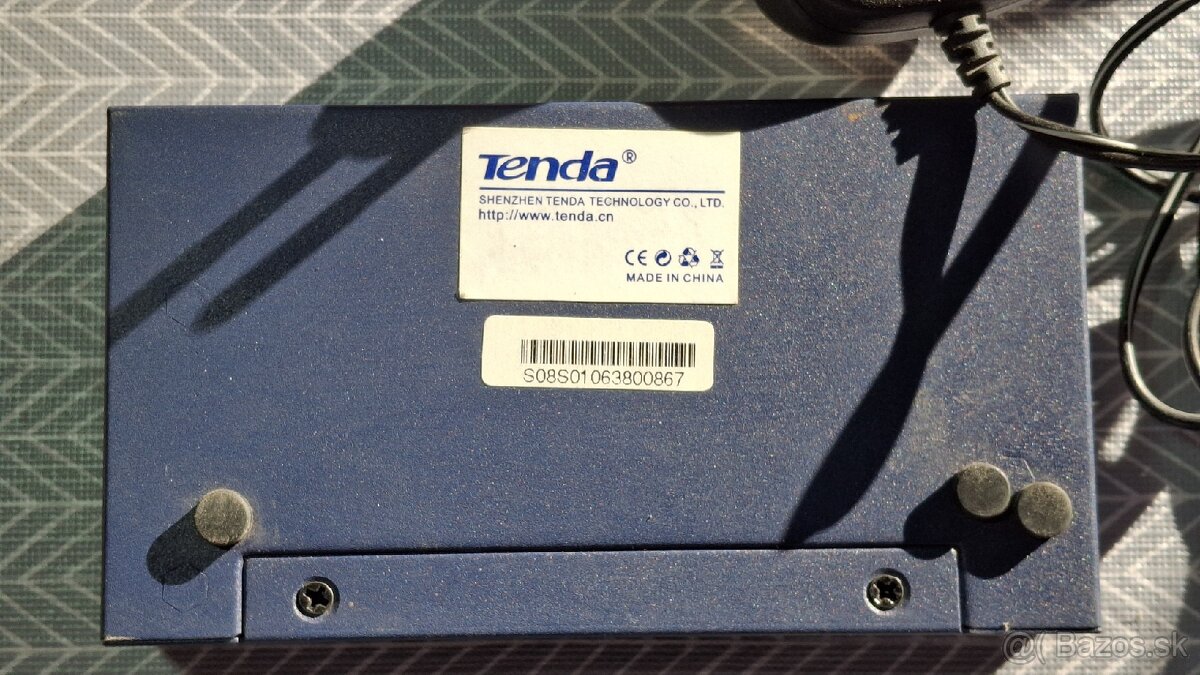 Switch Tenda 8 portovy - 4