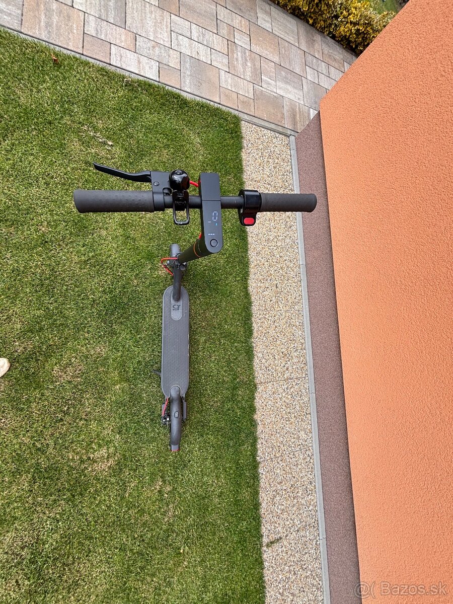 Elektricka kolobežka Xiaomi Mi Electric Scooter Pro 2 - 4