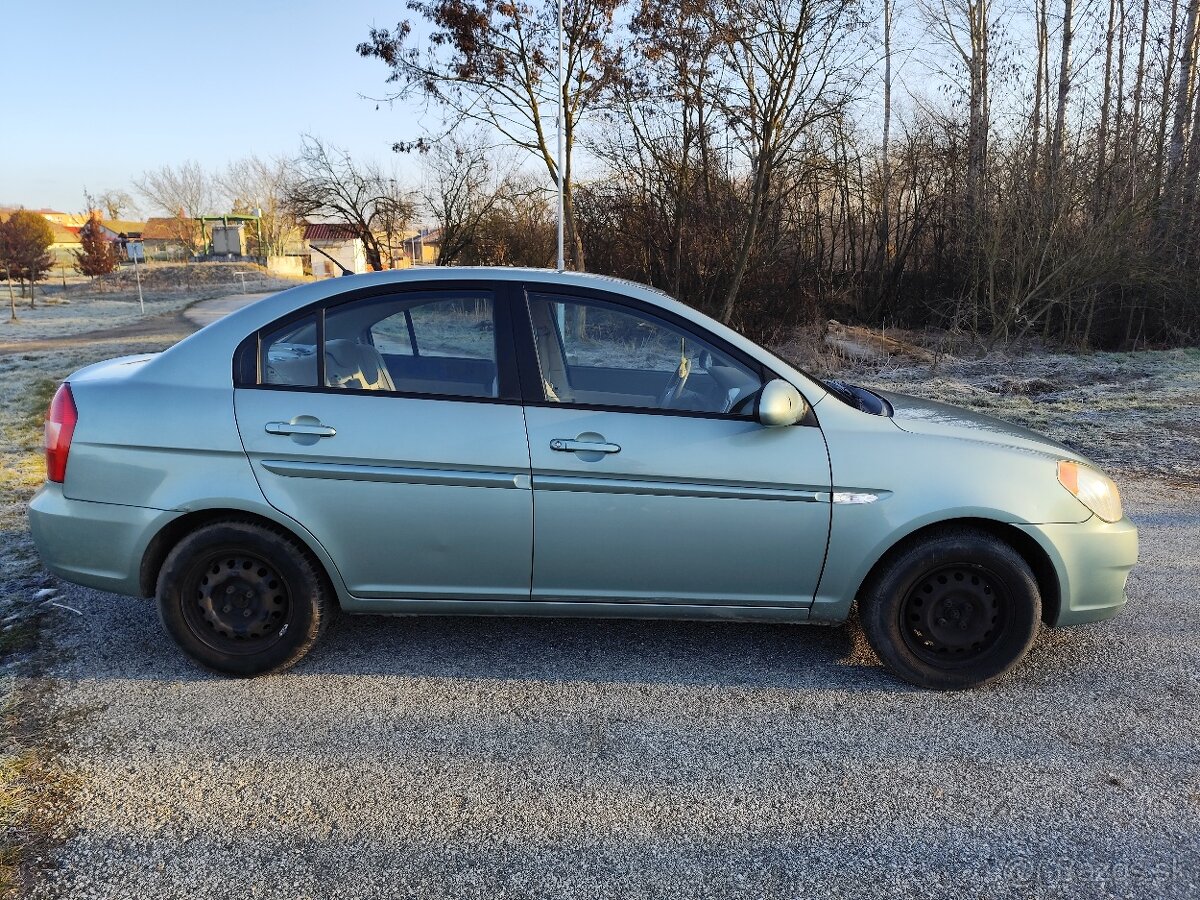 Hyundai Accent 1.5 CRDi SK - 4
