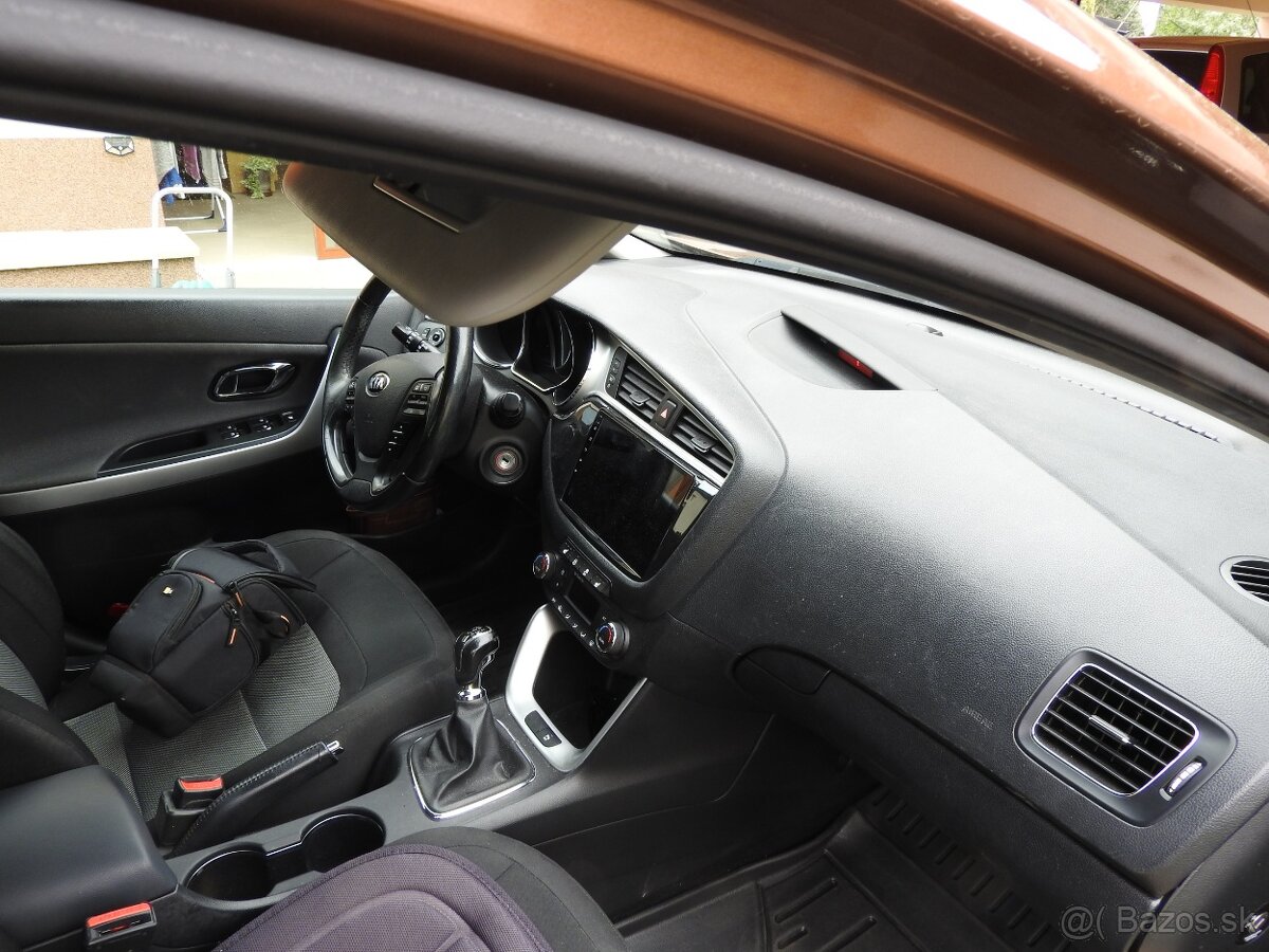 predámKIa Ceed SW 1,4 benzín - 4