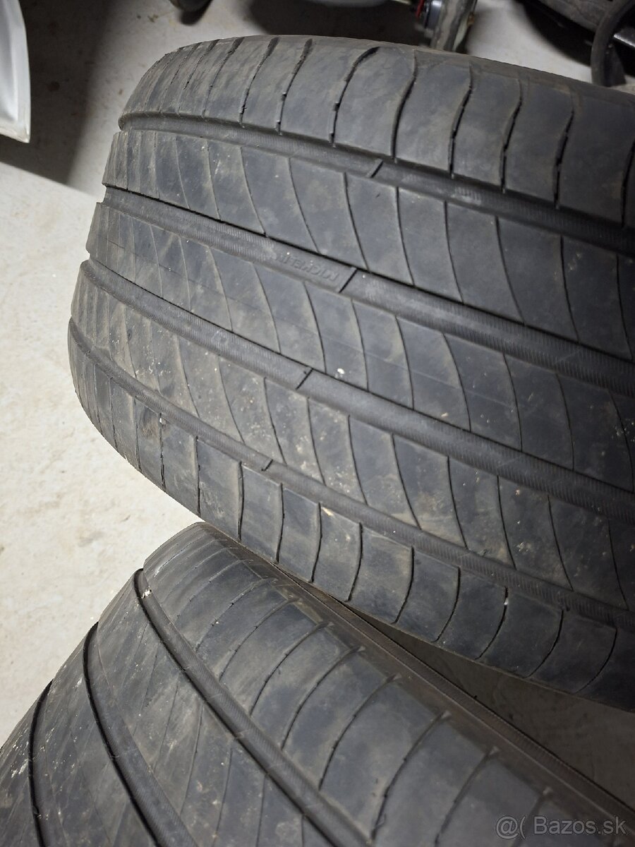 245/45R18 - 4