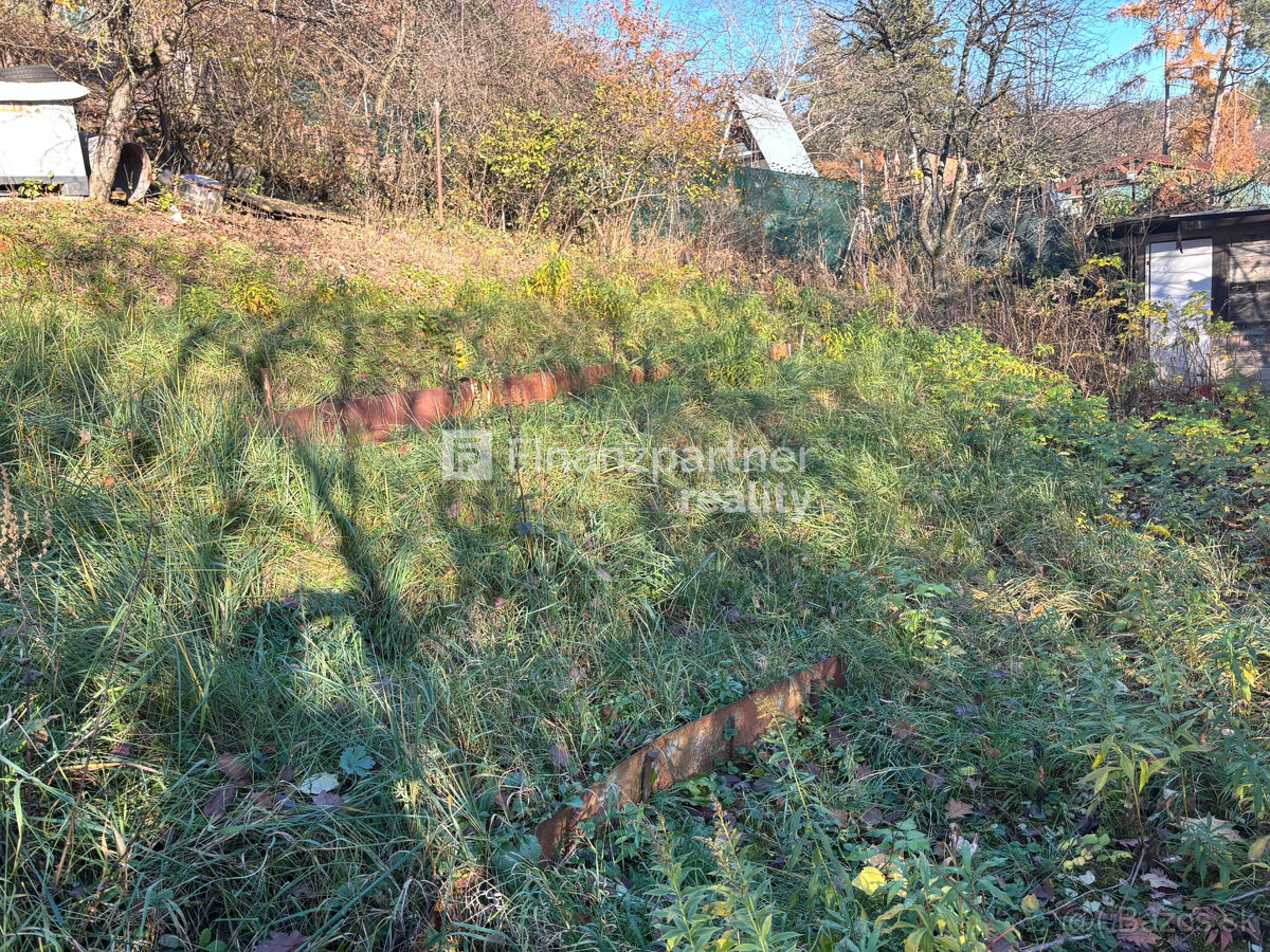 Na predaj záhrada s murovanou chatou. - 4