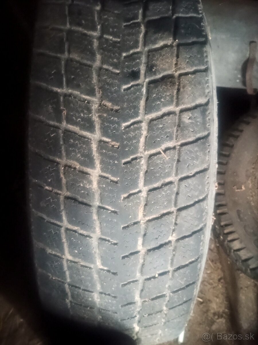 Predám zimné pneumatiky na hliníkovych diskoch - 4
